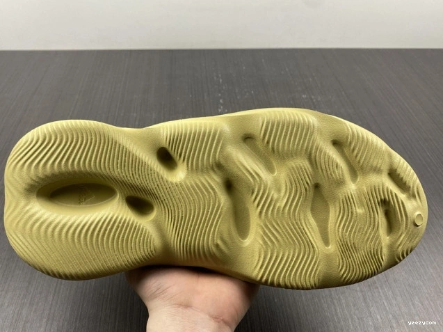 Sulfur GV6775 Foam RNNR Adidas Yeezy 1125